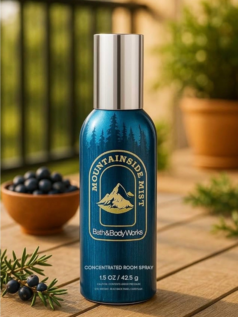 Bath & Body Works Mountainside Mist Concentrated Room Spray — Blue